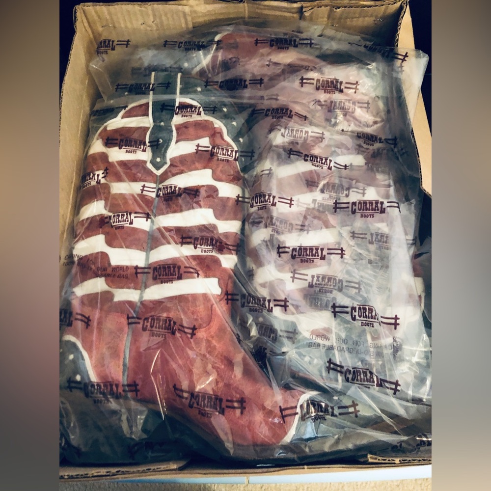 Corral Vintage American Flag Cowboy Boots - Picture 2 of 11